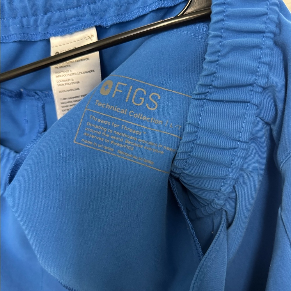 Figs Men’s Royal Blue Scrub Set XL Top/Large Bottoms - Picture 7 of 9